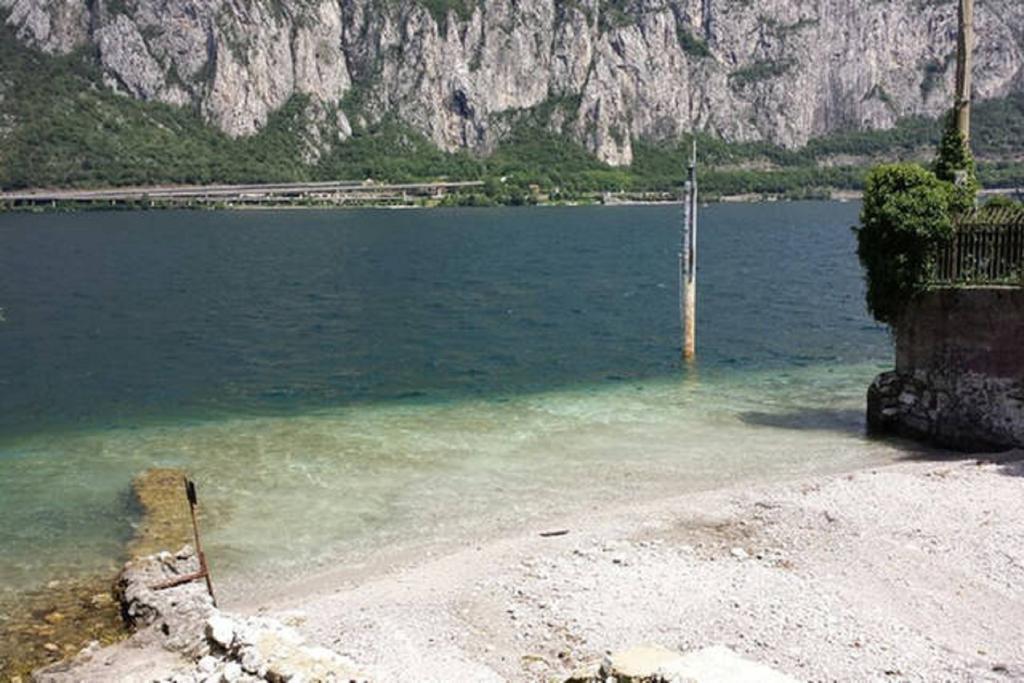 L For Lake Mandello del Lario Quarto foto